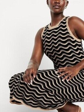 OLD NAVY Sleeveless Wave-Pattern Midi Dress in Black and Sand